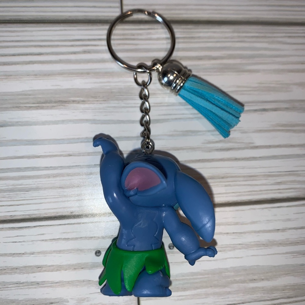 New Disney Stitch Hula Keychain - Picture 2 of 2